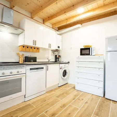 Singular By Urbanhosting *