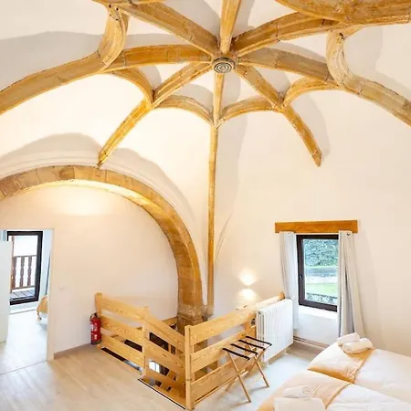 Singular By Urbanhosting *