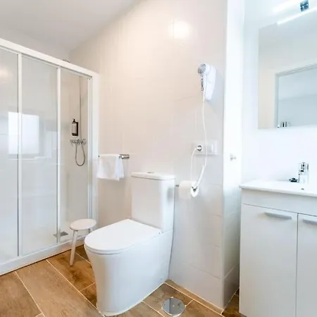 Singular By Urbanhosting *