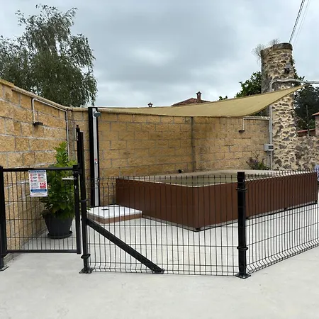 Singular By Urbanhosting Hébergement de vacances Arce
