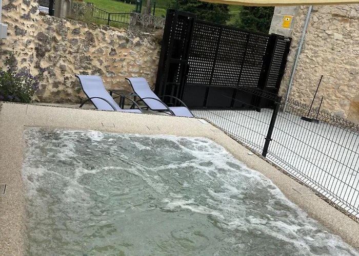 Singular By Urbanhosting * Arce